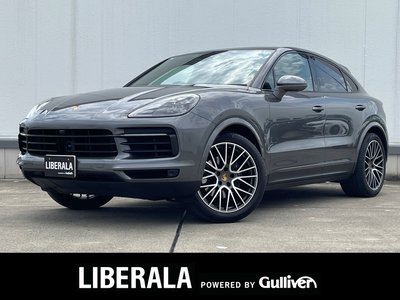 2021 Porsche CAYENNE photo 2