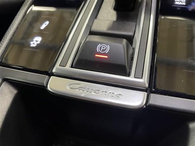 2021 Porsche CAYENNE thumbnail 23