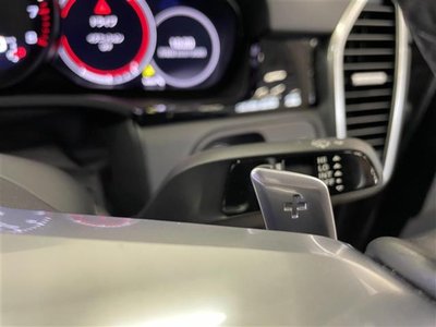 2021 Porsche CAYENNE thumbnail 17