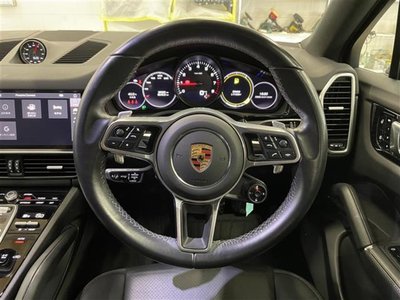 2021 Porsche CAYENNE photo 10