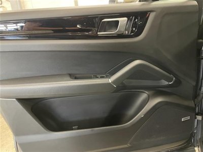 2021 Porsche CAYENNE thumbnail 34