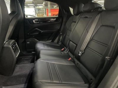 2021 Porsche CAYENNE thumbnail 30