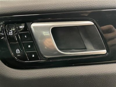 2021 Porsche CAYENNE thumbnail 26