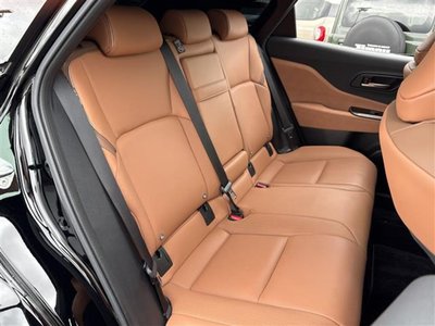 صورة 31 لـ 2025 Toyota CROWN SPORT