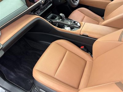 صورة 34 لـ 2025 Toyota CROWN SPORT