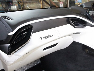 2024 Ferrari ROMA SPIDER 照片 38