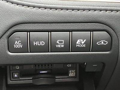 2021 Lexus LS thumbnail 17