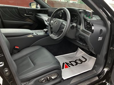 2021 Lexus LS photo 11