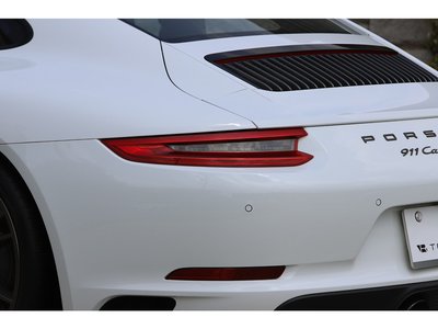 2018 Porsche 911 thumbnail 32