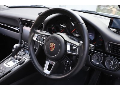 2018 Porsche 911 thumbnail 37