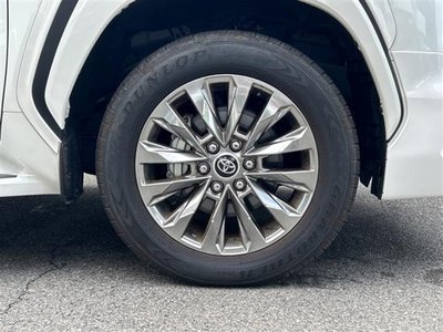 صورة 10 لـ 2025 Toyota LAND CRUISER 300