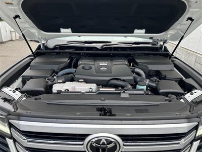 صورة 15 لـ 2025 Toyota LAND CRUISER 300