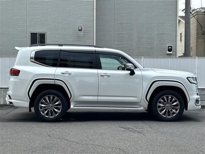 صورة 6 لـ 2025 Toyota LAND CRUISER 300