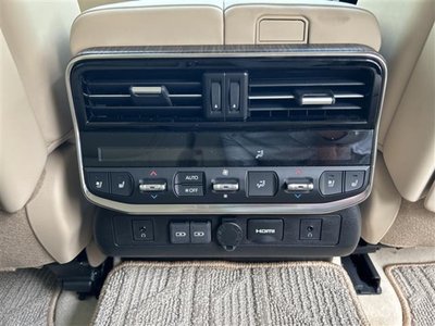 صورة 35 لـ 2025 Toyota LAND CRUISER 300