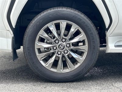 صورة 11 لـ 2025 Toyota LAND CRUISER 300