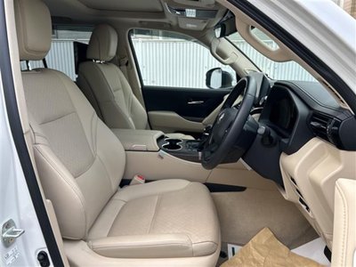 صورة 31 لـ 2025 Toyota LAND CRUISER 300