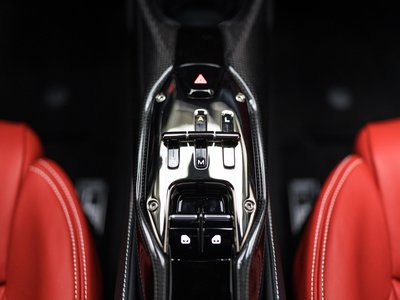 2021 Ferrari SF90 STRADALE 照片 17