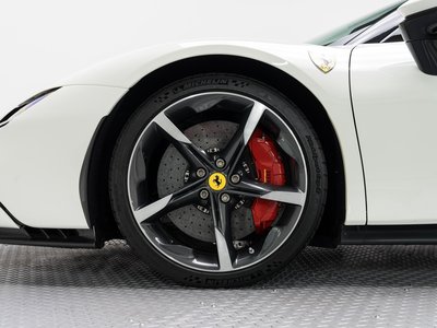 صورة 10 لـ 2021 Ferrari SF90 STRADALE