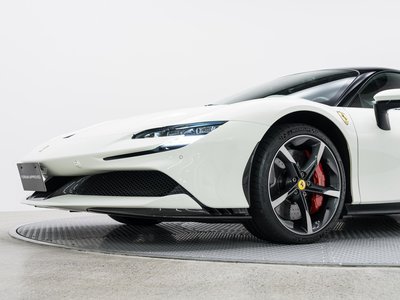 2021 Ferrari SF90 STRADALE 照片 21