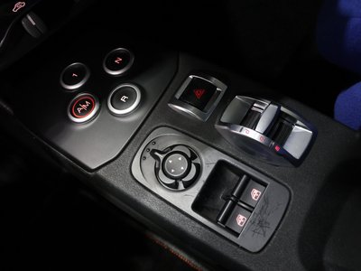 صورة 27 لـ 2015 ALFA Romeo 4C