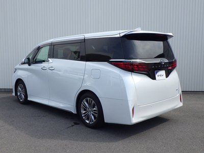 2024 Toyota ALPHARD — фото 9