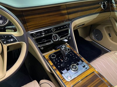 صورة 12 لـ 2021 Bentley FLYING SPUR
