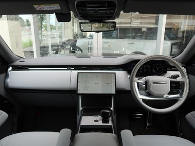 2024 LAND Rover RANGE ROVER photo 2