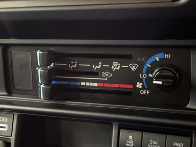 2025 Toyota LAND CRUISER 70 thumbnail 43