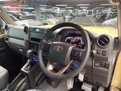 2025 Toyota LAND CRUISER 70 thumbnail 22