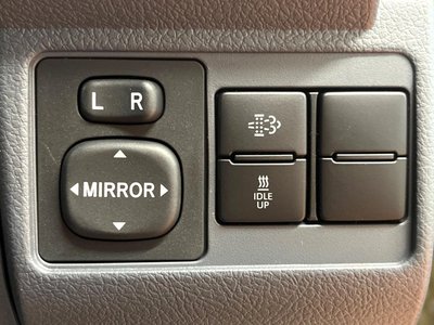 2025 Toyota LAND CRUISER 70 thumbnail 32