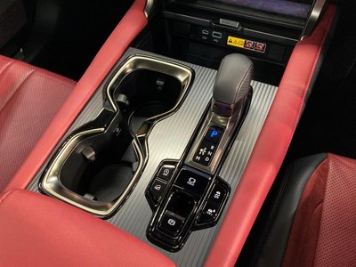 صورة 47 لـ 2025 Lexus RX
