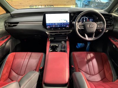 صورة 2 لـ 2025 Lexus RX