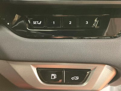 صورة 44 لـ 2025 Lexus RX