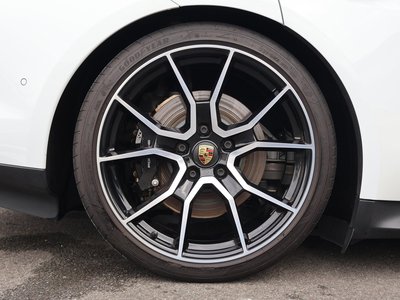 2022 Porsche TAYCAN photo 11