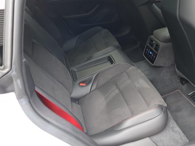2022 Porsche TAYCAN thumbnail 24