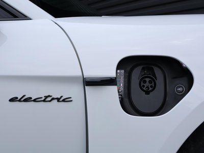 2022 Porsche TAYCAN photo 16