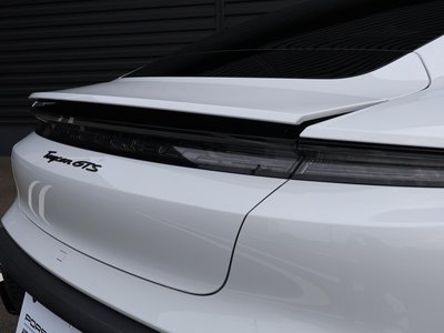 2022 Porsche TAYCAN photo 14