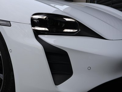 2022 Porsche TAYCAN photo 12