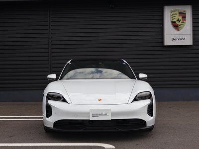 2022 Porsche TAYCAN photo 3
