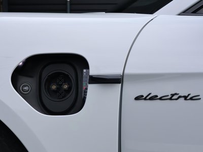 2022 Porsche TAYCAN thumbnail 17