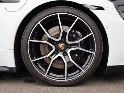 2022 Porsche TAYCAN photo 10