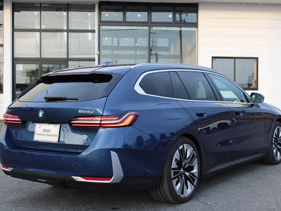 2025 BMW 5 SERIES TOURING thumbnail 21