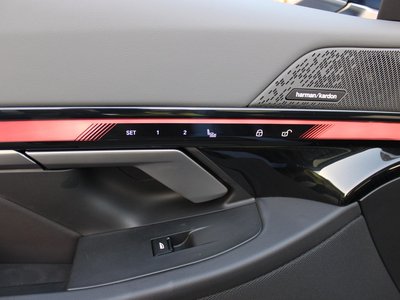 2025 BMW 5 SERIES TOURING thumbnail 100