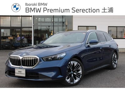 2025 BMW 5 SERIES TOURING photo 1
