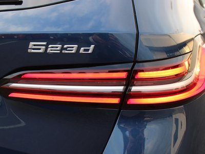 2025 BMW 5 SERIES TOURING thumbnail 40