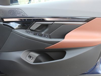 2025 BMW 5 SERIES TOURING thumbnail 45