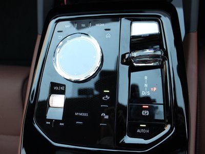 2025 BMW 5 SERIES TOURING thumbnail 84