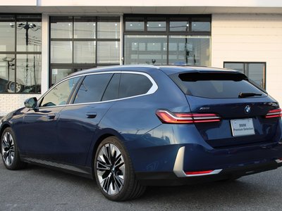 2025 BMW 5 SERIES TOURING thumbnail 25