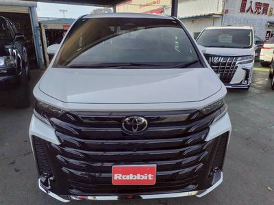 2025 Toyota VELLFIRE photo 3