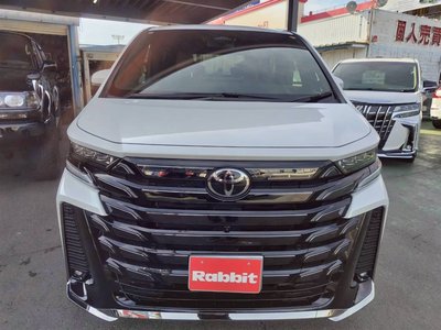 2025 Toyota VELLFIRE photo 2